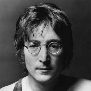 Lennon avec des lunettes